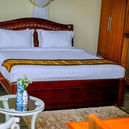 La Grande Hotel Kampala Zewnętrze zdjęcie