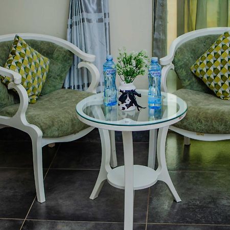 La Grande Hotel Kampala Zewnętrze zdjęcie
