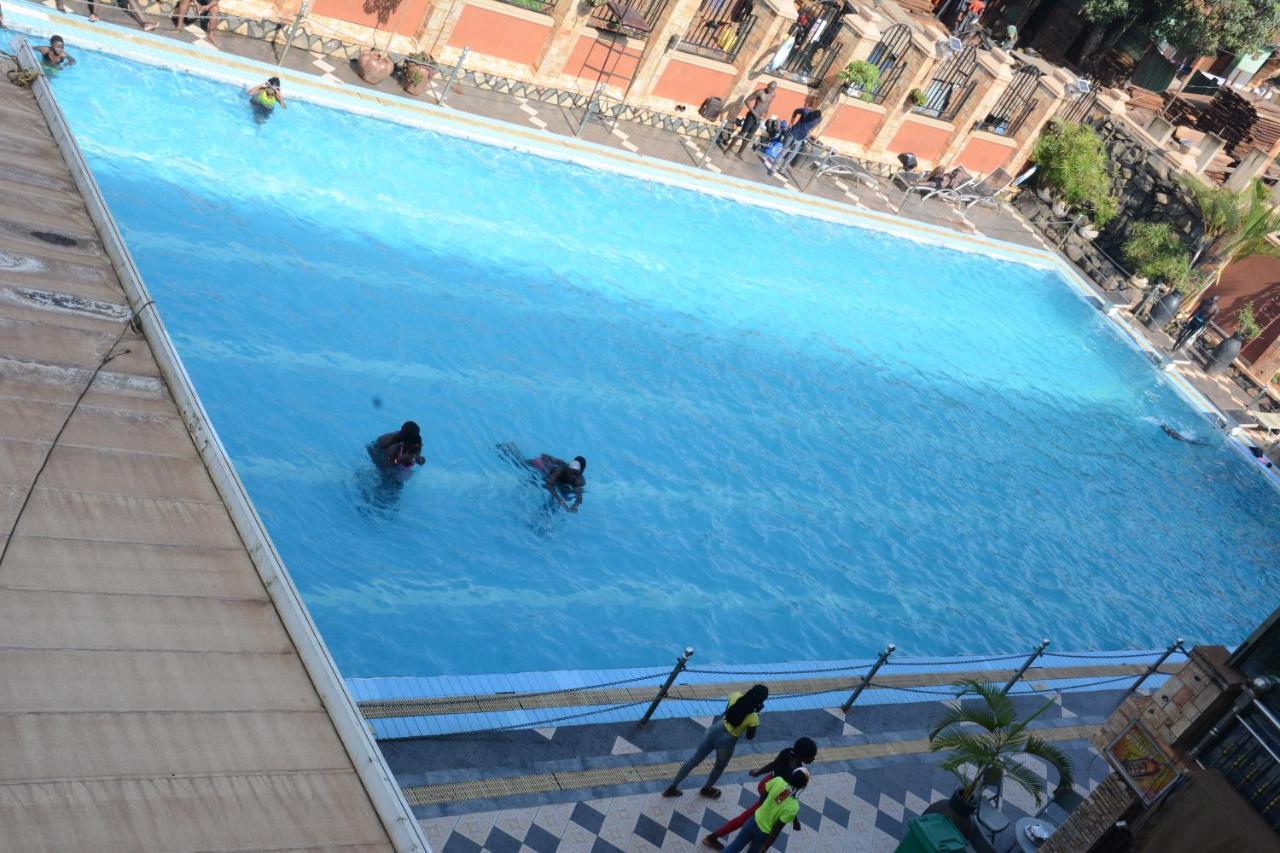 La Grande Hotel Kampala Zewnętrze zdjęcie