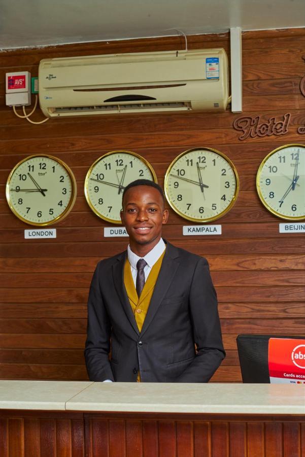 La Grande Hotel Kampala Zewnętrze zdjęcie