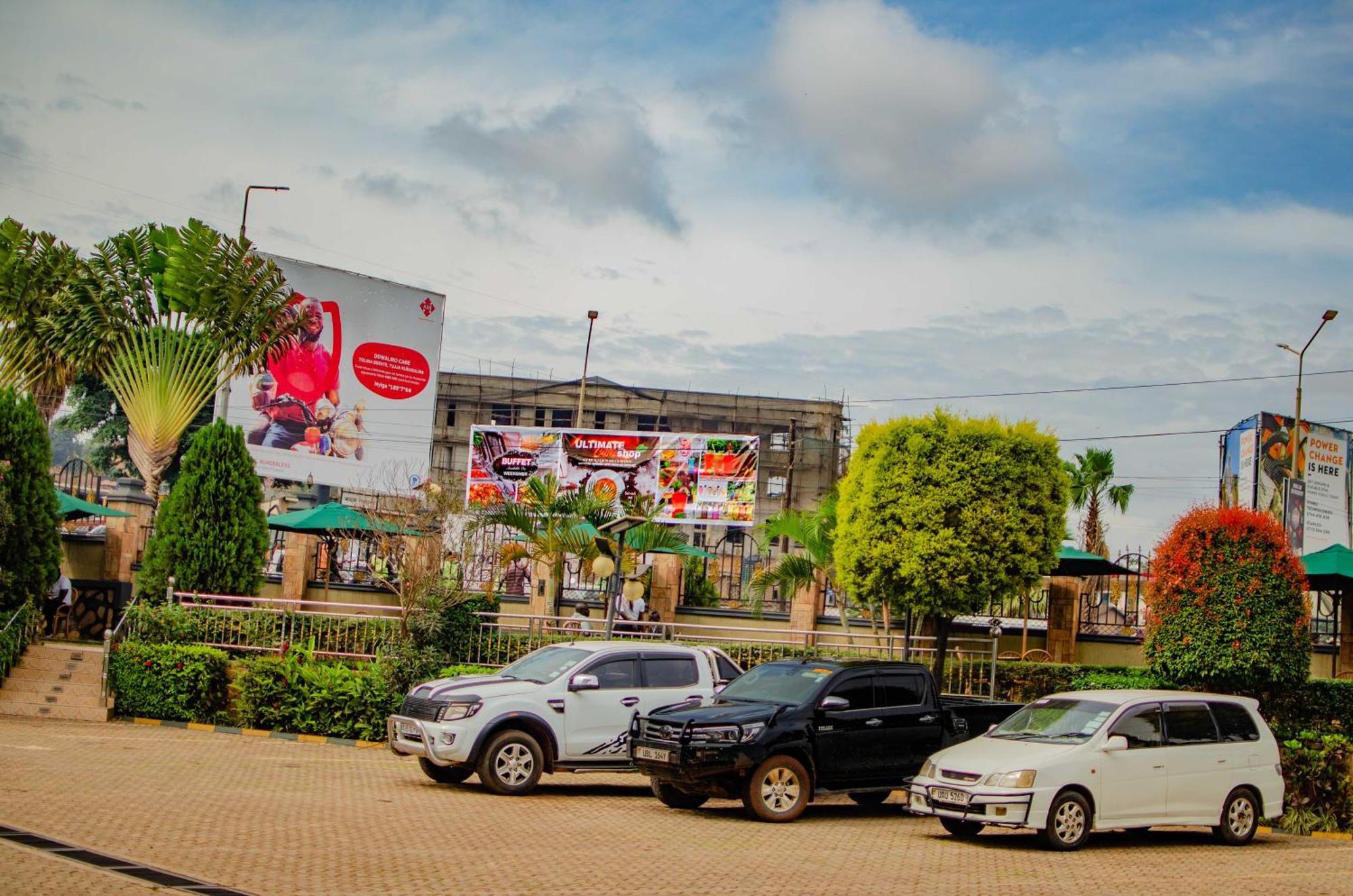La Grande Hotel Kampala Zewnętrze zdjęcie