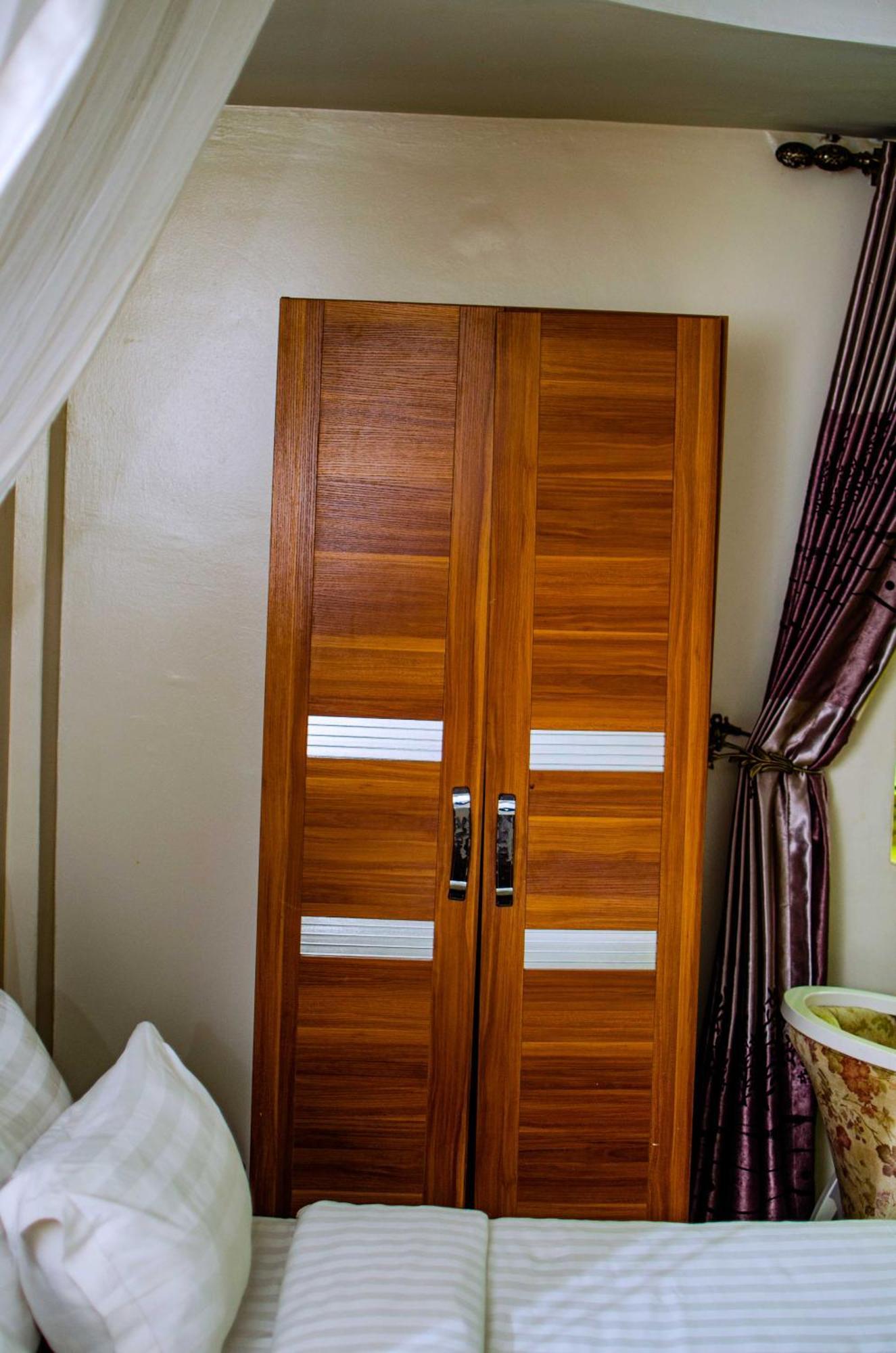 La Grande Hotel Kampala Zewnętrze zdjęcie