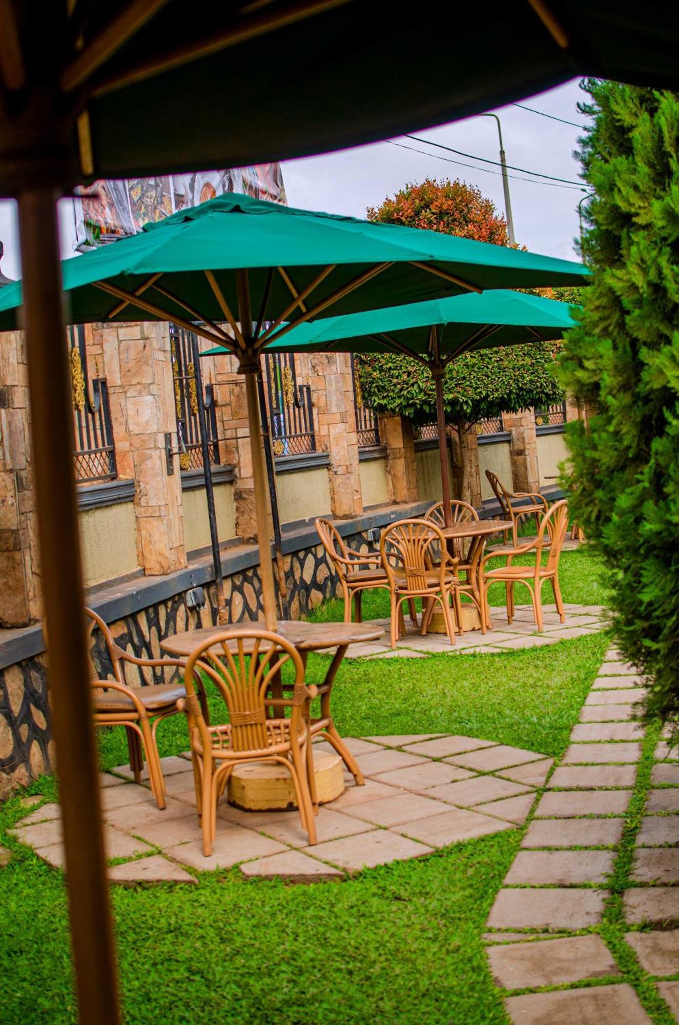 La Grande Hotel Kampala Zewnętrze zdjęcie