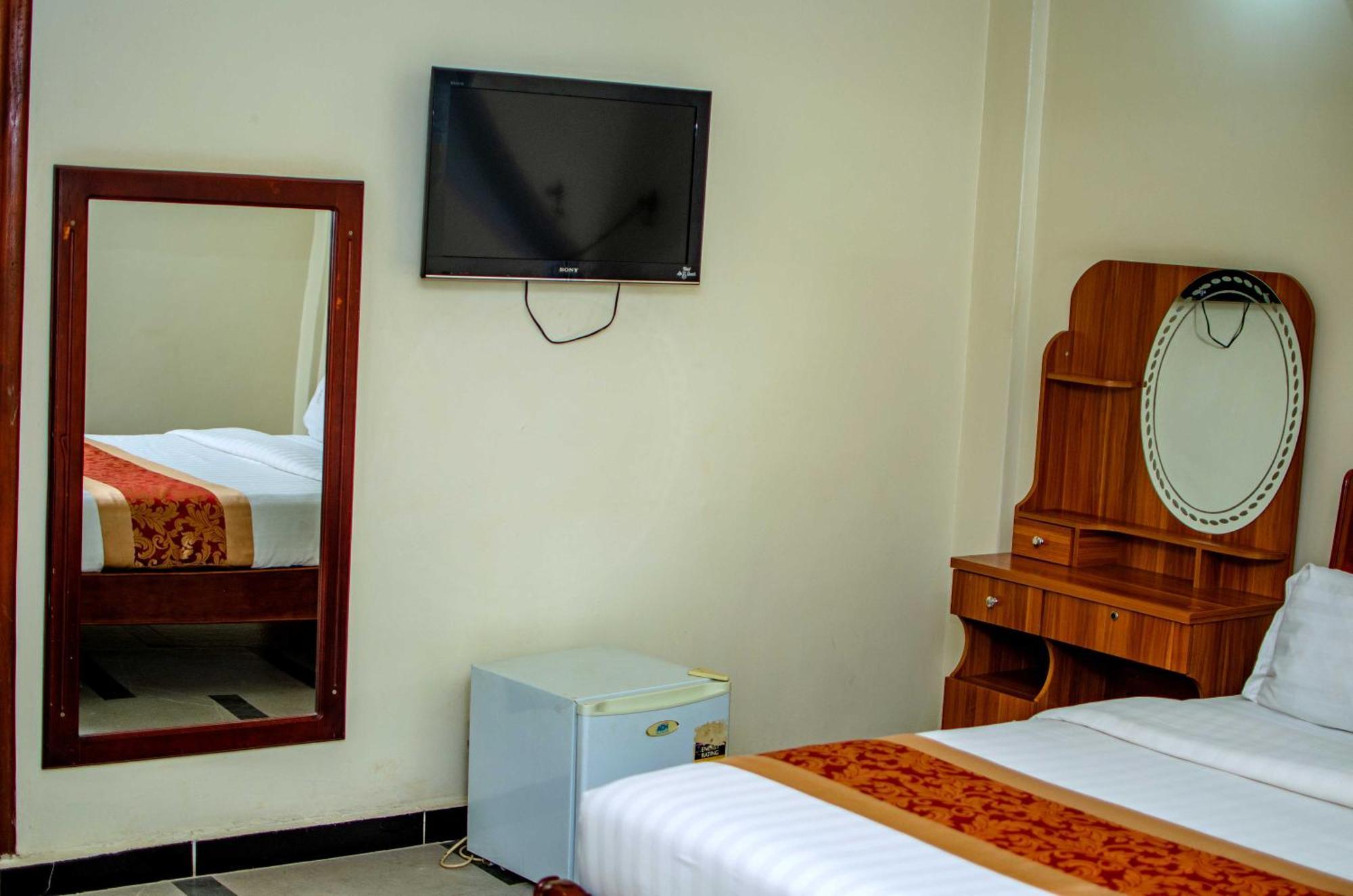 La Grande Hotel Kampala Zewnętrze zdjęcie