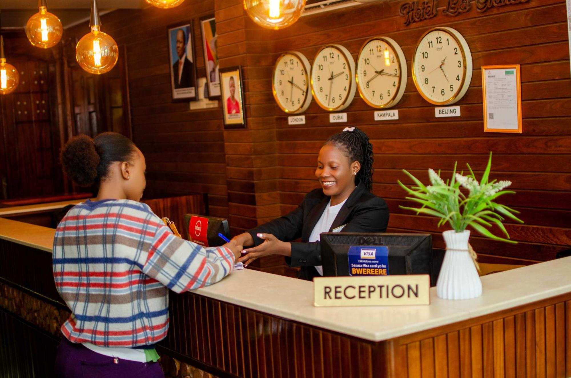 La Grande Hotel Kampala Zewnętrze zdjęcie