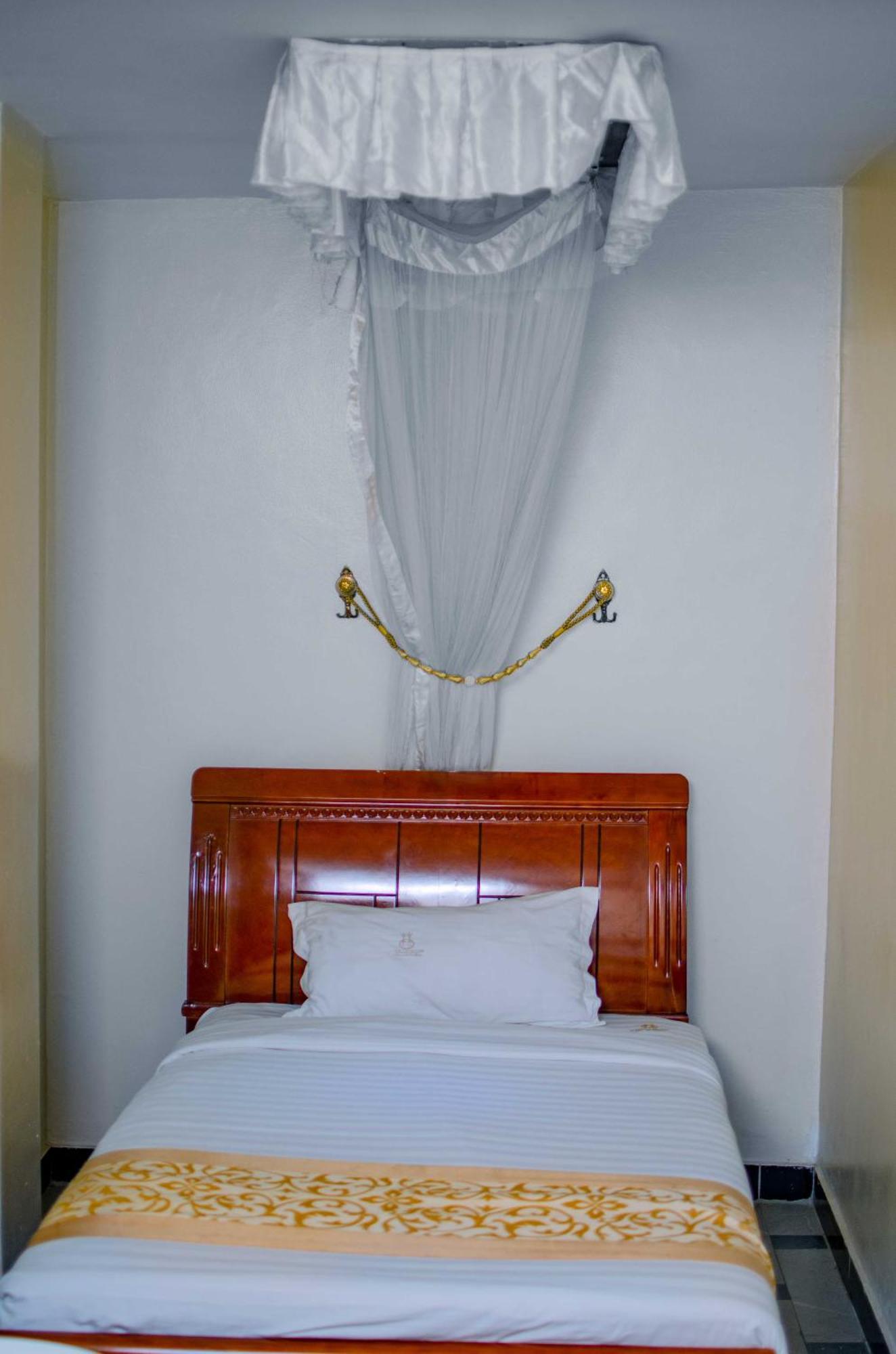 La Grande Hotel Kampala Zewnętrze zdjęcie