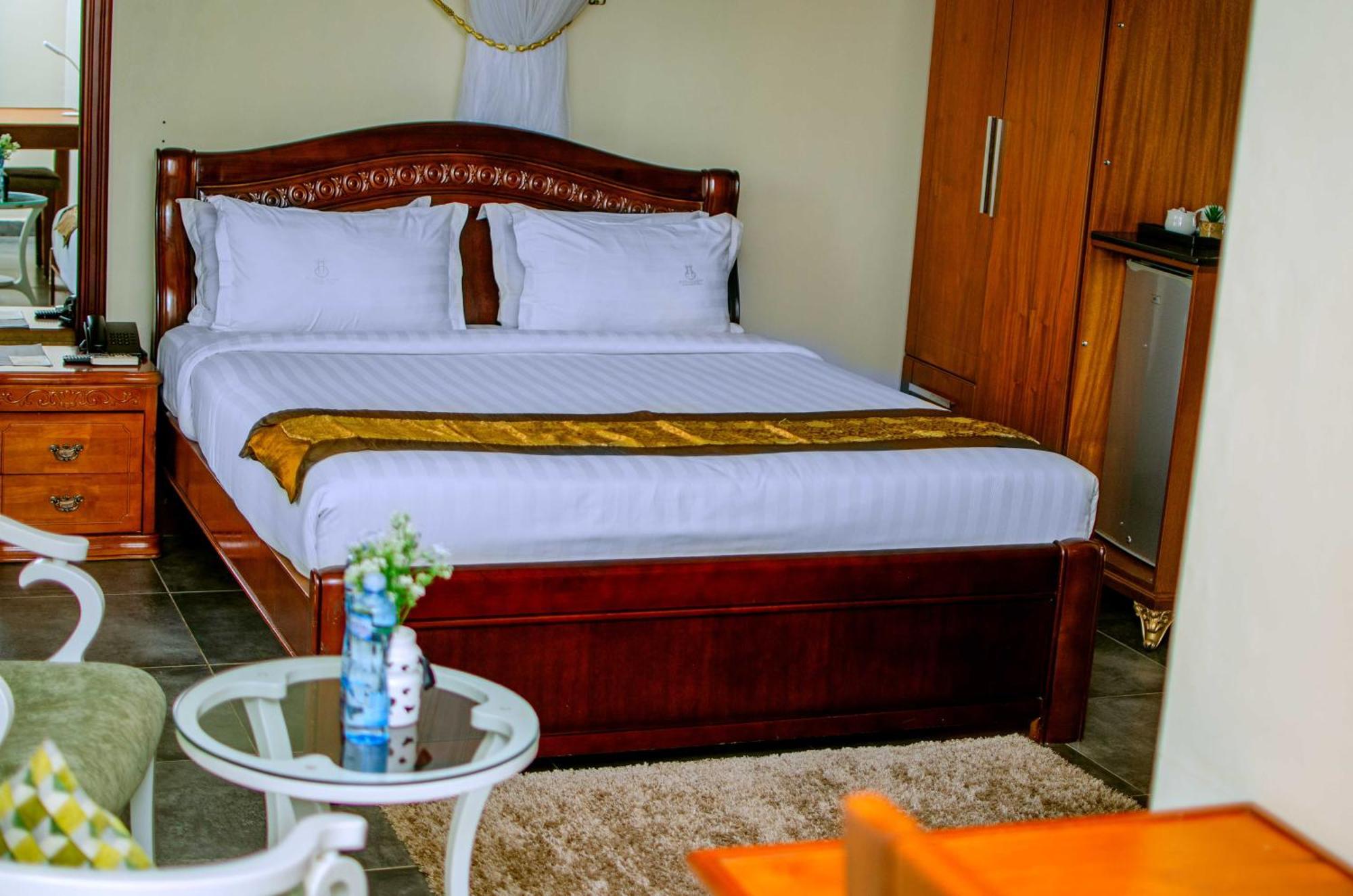 La Grande Hotel Kampala Zewnętrze zdjęcie