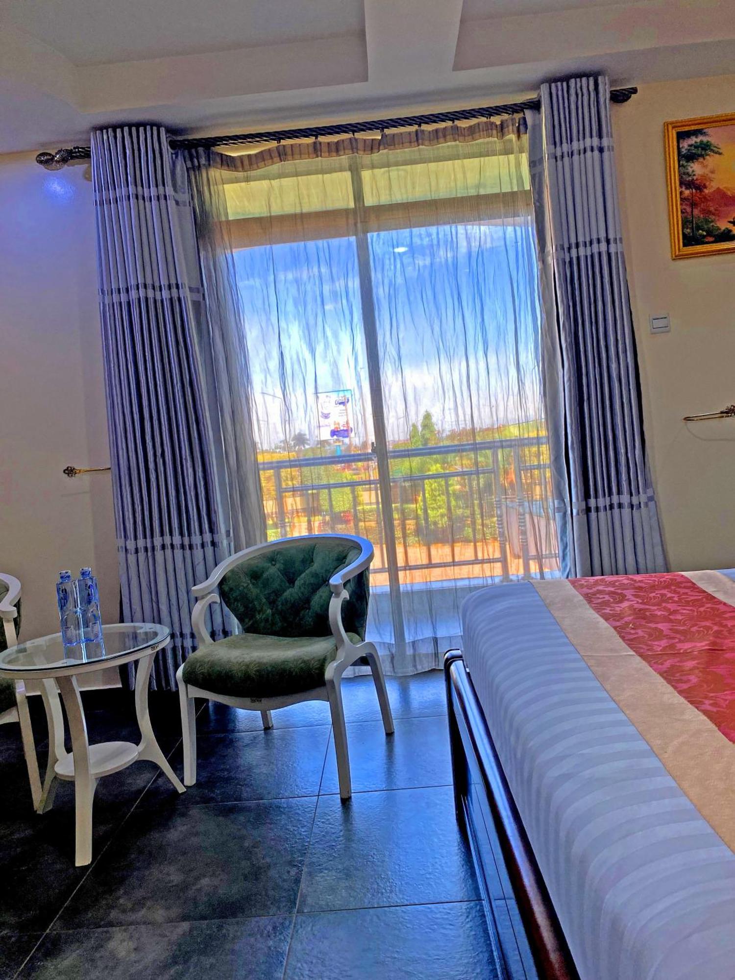 La Grande Hotel Kampala Zewnętrze zdjęcie