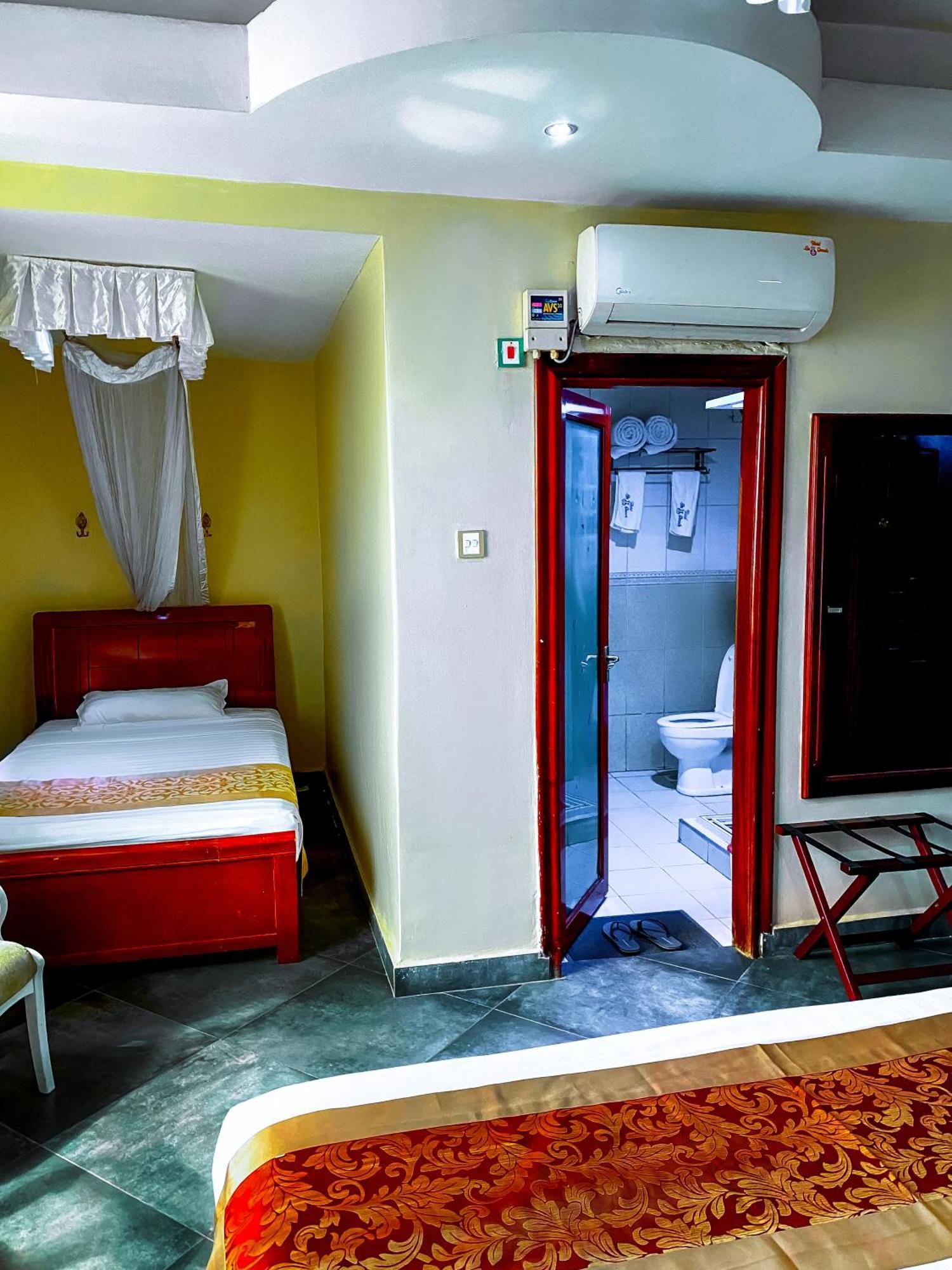 La Grande Hotel Kampala Zewnętrze zdjęcie